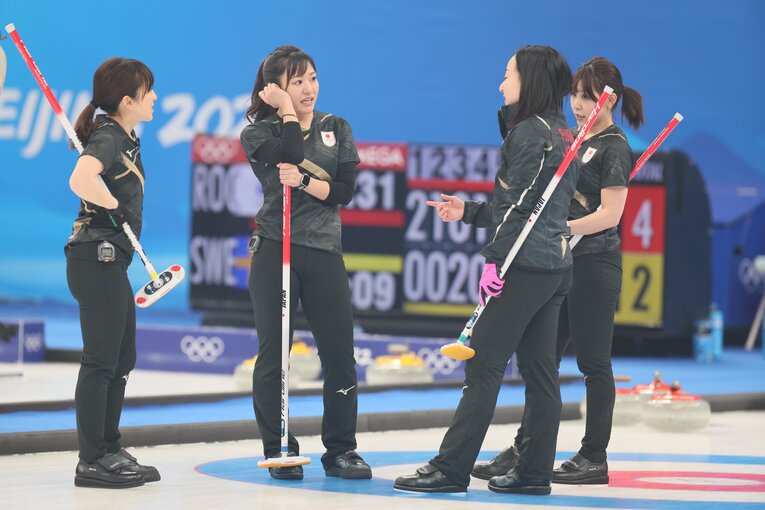 16日のアメリカ戦でも、試合中に選手たちが集まって意見を交わす姿がたびたび見られた　©JMPA