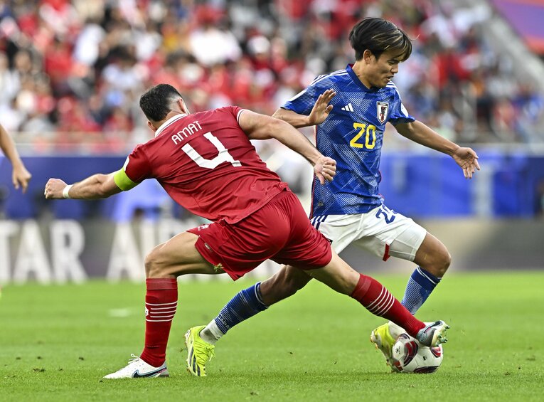 インドネシア戦後、久保建英はピッチコンディションの難しさについて言及した　©Getty Images