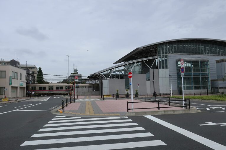 スタジアムと反対側の南口のロータリー