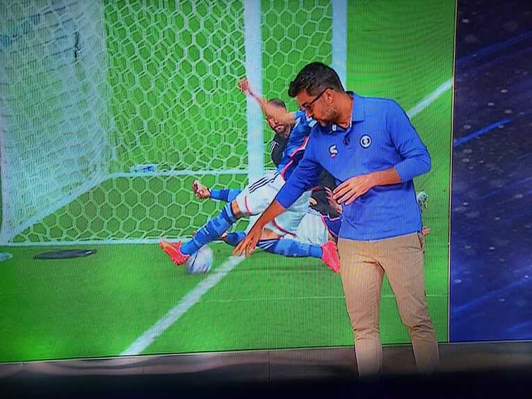 試合後のSporTVの解説番組で、元国際審判が「三笘がクロスを入れた際、ボールはゴールラインを割っていなかった」と断言（全3枚の3枚目）©Hiroaki Sawada