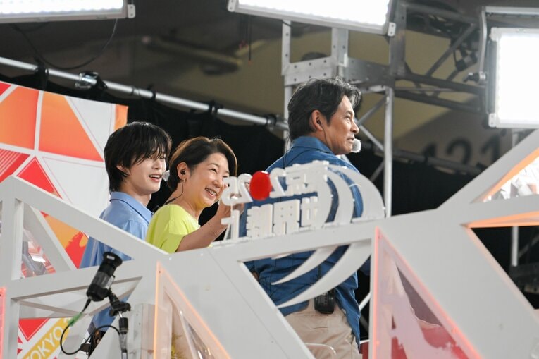 陸上ファンが胸熱になった織田裕二＆中井美穂の再登板…横に座るKも嬉しそう（写真はまだまだ続きます）　©︎Nanae Suzuki