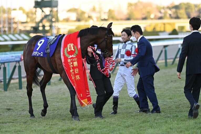「毎年このレースが近づいてくると…」朝日杯FS“22回目の挑戦”で武豊（52）が悲願達成　“3番人気”だったドウデュースはなぜ勝てたのか？(23)