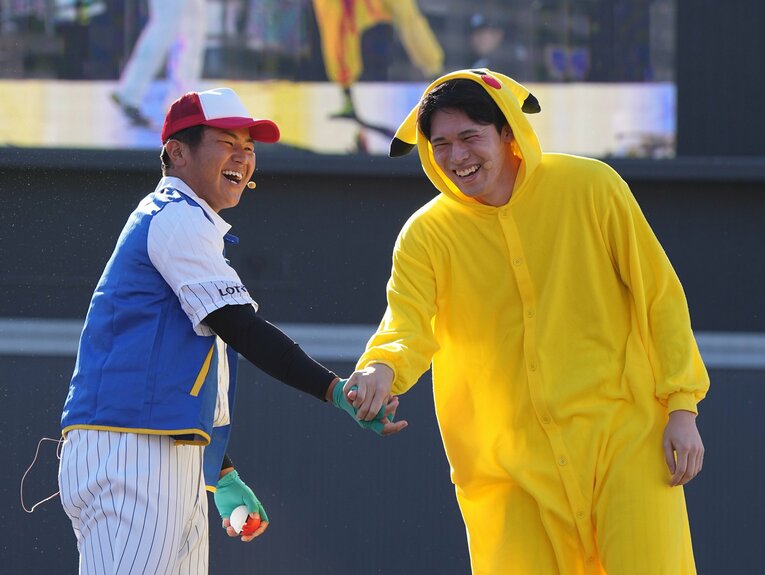 2023年のファン感謝イベントではピカチュウとサトシに仮装したお茶目な姿を見せた　©SANKEI SHIMBUN