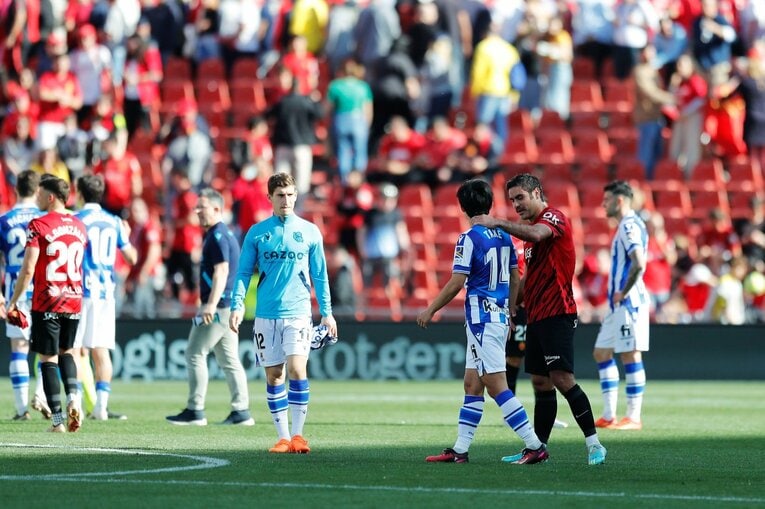 「クボは好きだよ。いつか…」古巣少年ファンが愛する久保建英21歳「マジョルカ帰還で大拍手→元戦友とハグ」を撮って感じたこと(34)