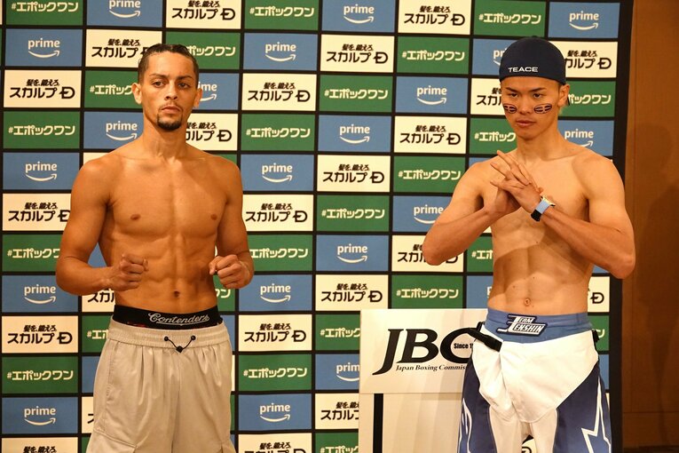 前日計量でのジョナサン・ロドリゲスと那須川天心　©Koji Fuse