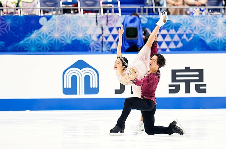 リズムダンスは64.15点で2位、フリーダンスで93.10点の3位となり、合計157.25点で3組3位でデビュー戦となるNHK杯を終えた ／ photograph by Yukihito Taguchi