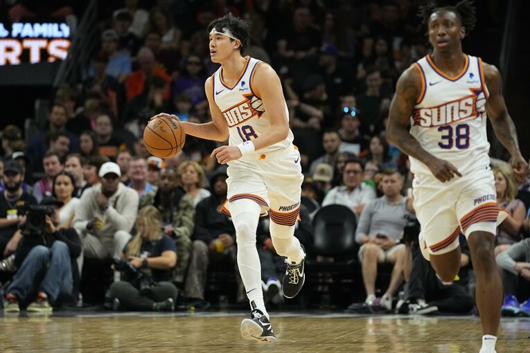 ナゲッツとのプレシーズン戦に出場した渡邊雄太　©︎AP/AFLO