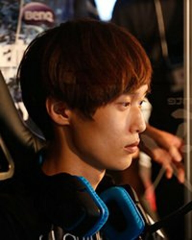 Hwang　23歳　韓国・ソウル生まれ。