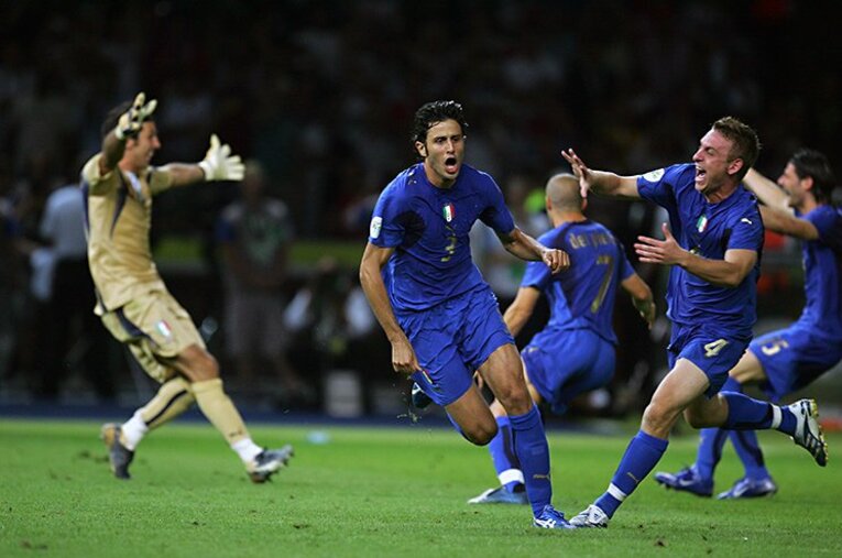 “真の漢”デロッシがローマを去る。熱狂を求め、アルゼンチンへ飛ぶ。(2)