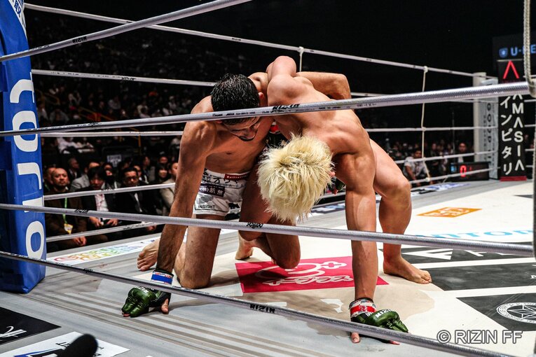 鈴木千裕vs.クレベル・コイケ　©RIZIN FF