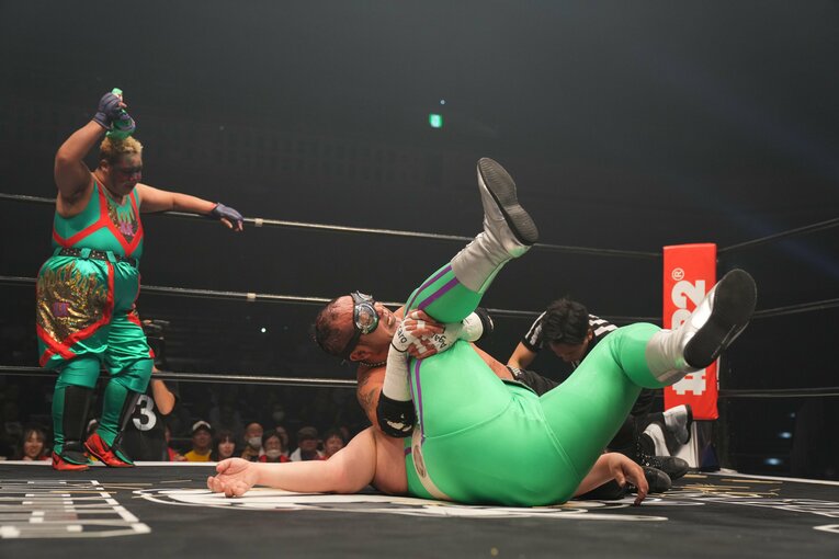 「お前、あの騒動があったのによく来たな」“今のプロレス批判”で炎上した前田日明に、ウナギ・サヤカがモノ申した真意「ぶん殴られようが…」(80)