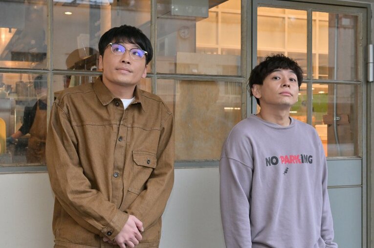 結成8年で2回目のM-1決勝だったさや香。石井（ボケ担当、写真右）と新山（ツッコミ・ネタ作り担当） ／ photograph by Hideki Sugiyama