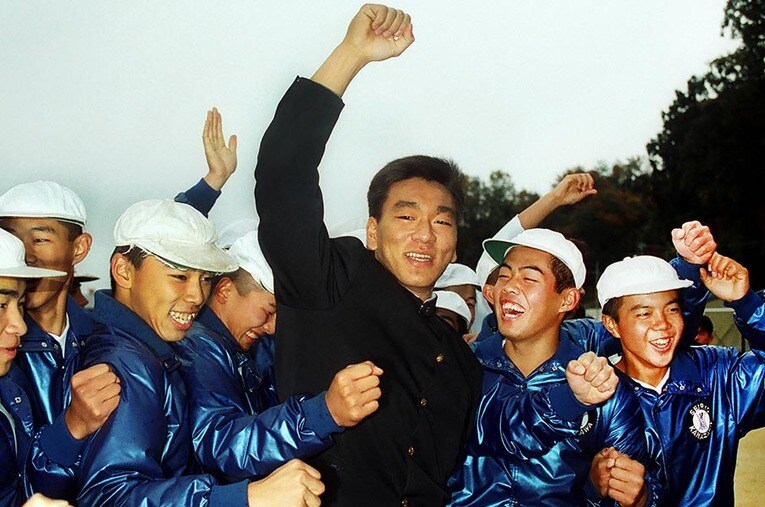 1992年のドラフト会議で4球団に指名された松井秀喜。長嶋茂雄がクジを引き当て、交渉権は巨人に。その後、松井フィーバーが起きる ／ photograph by Sankei Shimbun