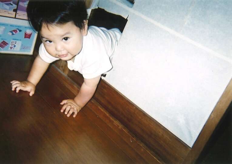 西田有志の幼少期（両親提供）