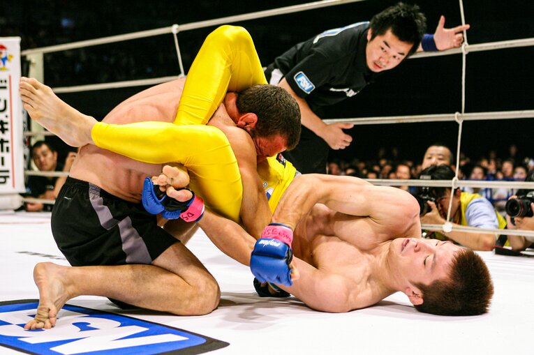 2006年8月26日、PRIDEに初参戦。三角絞めでジェイソン・ブラックに一本勝ち　©Susumu Nagao