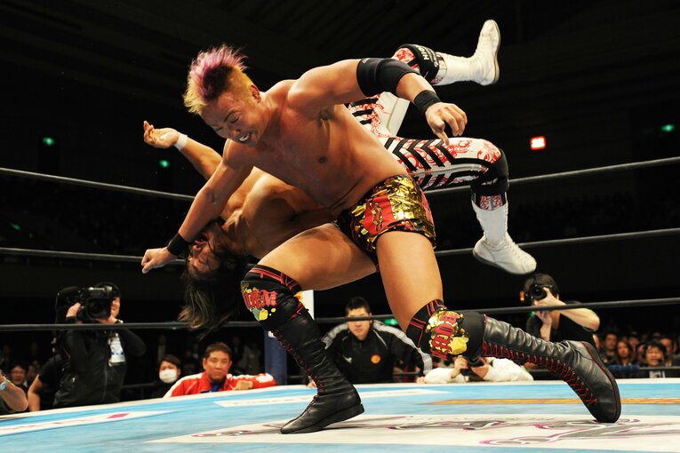 2012年2月12日、大阪府立体育会館。当時24歳のオカダが棚橋を撃破しIWGP王者となった「レインメーカーショック」