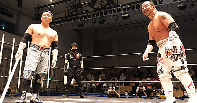 “デスマッチのカリスマ”葛西純、後楽園復帰戦での死闘と笑顔の理由。