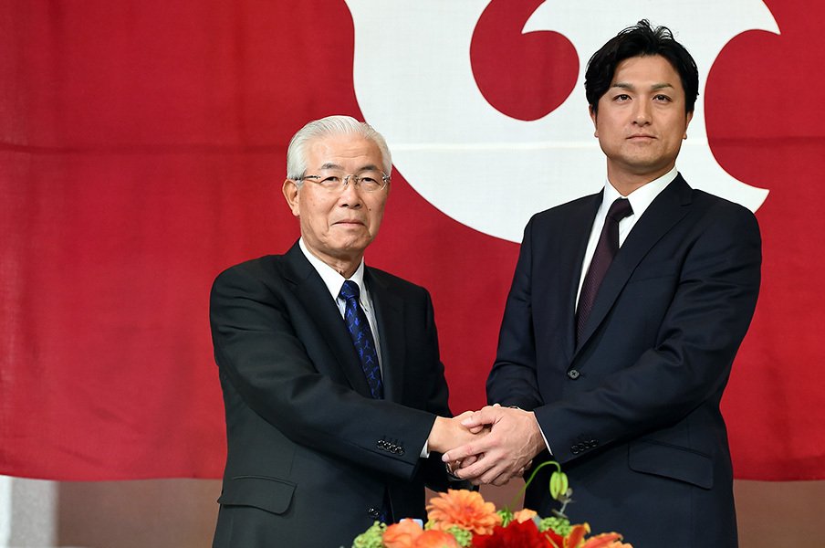 セ・リーグ監督が全員40代に若返り!高橋、金本、ラミが期待できる根拠。<Number Web> photograph by NIKKAN SPORTS