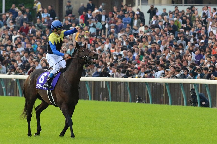 他馬が「どうしようもない」勝ち方。天皇賞制したラブリーデイは“一強”か。<Number Web> photograph by Yuji Takahashi