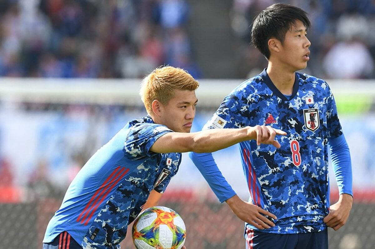 五輪代表唯一の大学生 田中駿汰 ボランチ競争で生き残るために サッカー日本代表 Number Web ナンバー