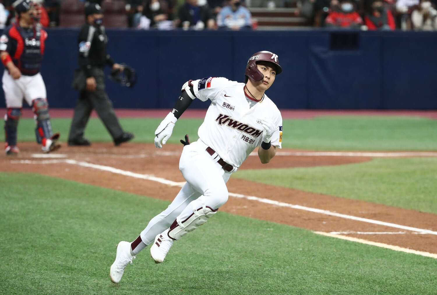 韓国プロ野球ではキウム・ヒーローズに所属し、プロ6年目で2年連続首位打者、MVP獲得など、若きスーパースターに成長したイ・ジョンフ ©Getty Images