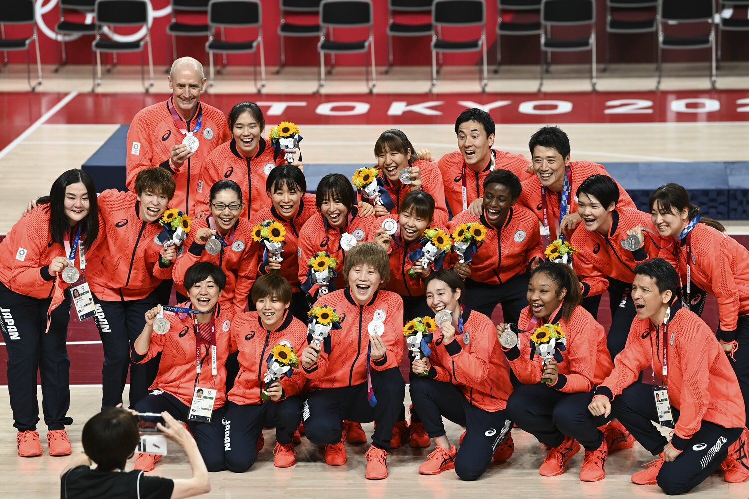 東京五輪で銀メダルを獲得したバスケ女子日本代表　©Asami Enomoto/JMPA