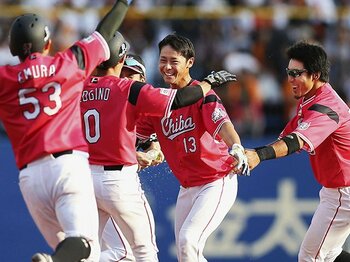 甲子園でスター扱いドラ1の3年目。ロッテ平沢大河は毎日が必死！＜Number Web＞ photograph by Kyodo News