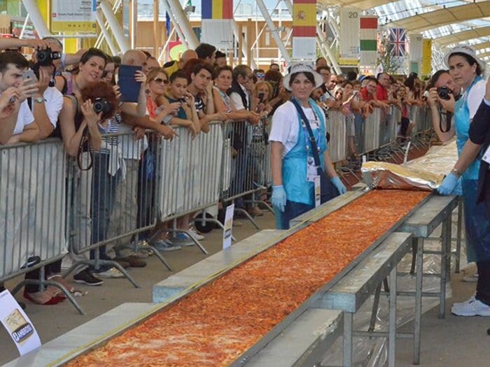 セリエと食の切っても切れない関係。サッカーはソウルフードで強くなる？＜Number Web＞ photograph by AFLO