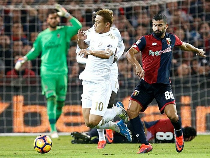 セリエA初得点の地での屈辱と酷評。本田圭佑は最後通牒を告げられたのか。＜Number Web＞ photograph by AFLO