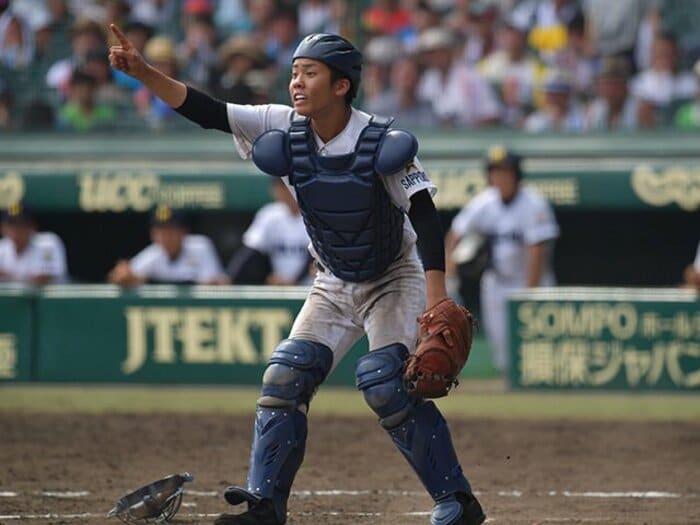 甲子園決勝に導く2年生捕手の判断力。北海・佐藤大雅の“2つのスパイス”。＜Number Web＞ photograph by Hideki Sugiyama