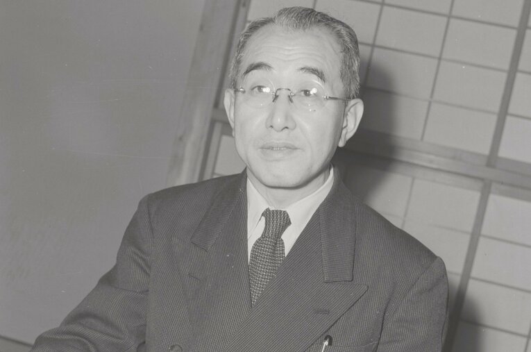 順位戦改革の旗頭となった木村（1955年撮影）　©BUNGEISHUNJU