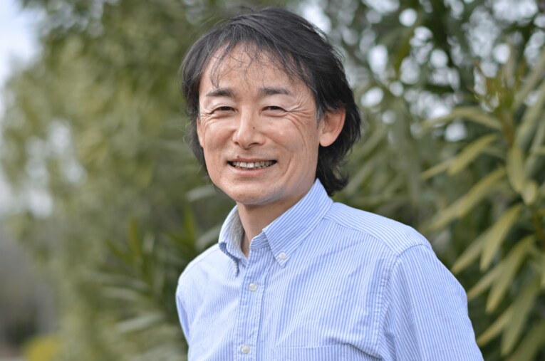 昨シーズン限りで松本山雅FCのアカデミーヘッドオブコーチングを退任した菊原志郎（55歳）。現役引退後は、育成の指導者としてキャリアを積んできた ／ photograph by Hideki Sugiyama