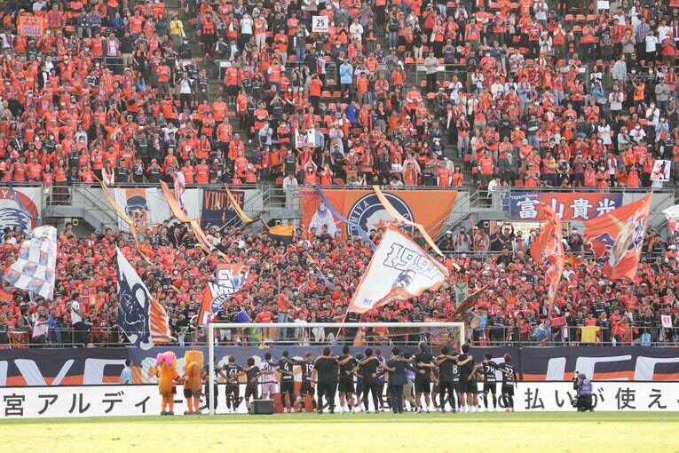 10月7日、レノファ山口FC戦後のNACK5スタジアム大宮。連勝で残留に望みをつないでいたが…　©Masashi Hara/Getty Images