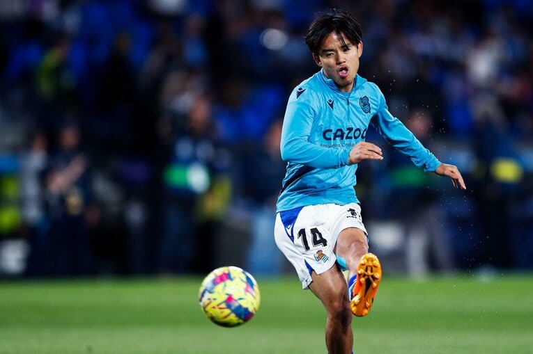 「久保建英がスペイン紙の一面に！」子供サポ「タケが決めるよ」予言通りマドリーを圧倒“ソシエダの熱狂”は翌日も…カメラマンは見た(53)