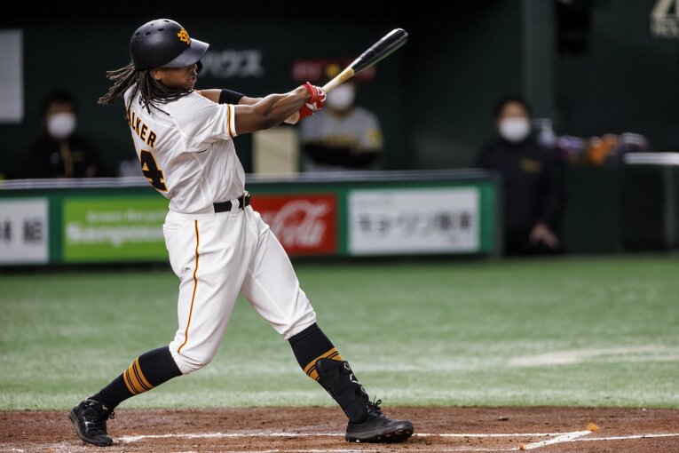 バッティングは“合格点”のウォーカー　©Kiichi Matsumoto