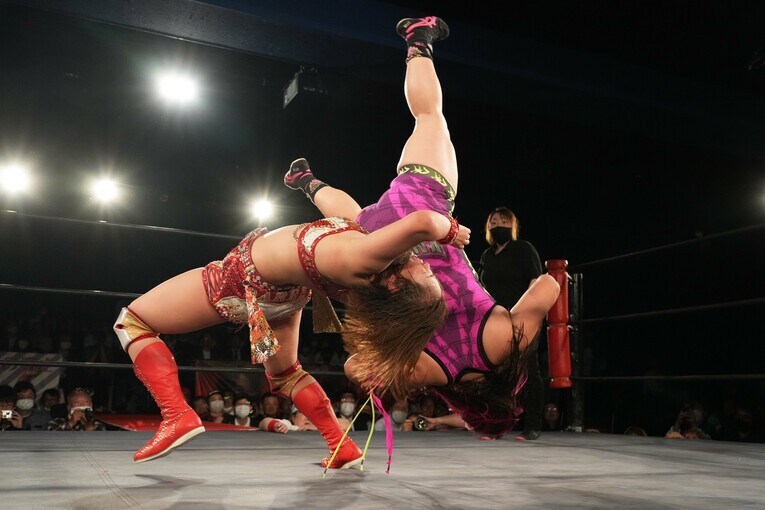 Sareeeの裏投げバックドロップ