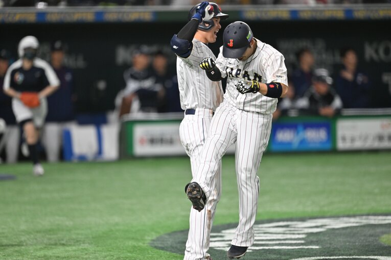 侍ジャパンで日本ハム時代の同僚、大谷翔平と“再会”。仲良しカット多数　©Naoya Sanuki