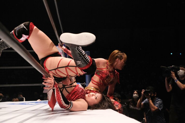 スターダム新勢力God's Eye、無敗の原動力とは？ 下剋上でトーナメント優勝のMIRAIに朱里が語った期待「少しの変化で大きく伸びる」(17)
