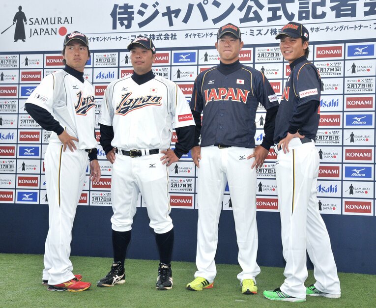 2013年1月、侍ジャパンの会見。左から長野久義、阿部慎之助、内海哲也、坂本勇人　©JIJI PRESS