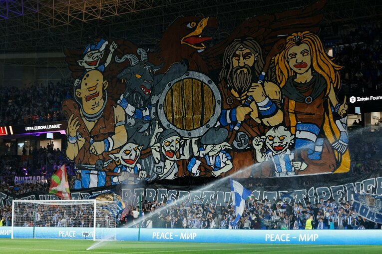 久保建英がELで味わった「先発落ち→敗退」での怒り・悲しみを撮った「タケ！と不調ソシエダサポが期待したが…」〈代表合流前にゴール〉(11)