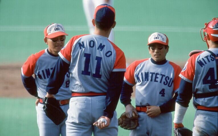 内野陣の表情がどこか明るいのも、降板を疑ってもいない絶大な信頼をうかがわせる　©Koji Asakura