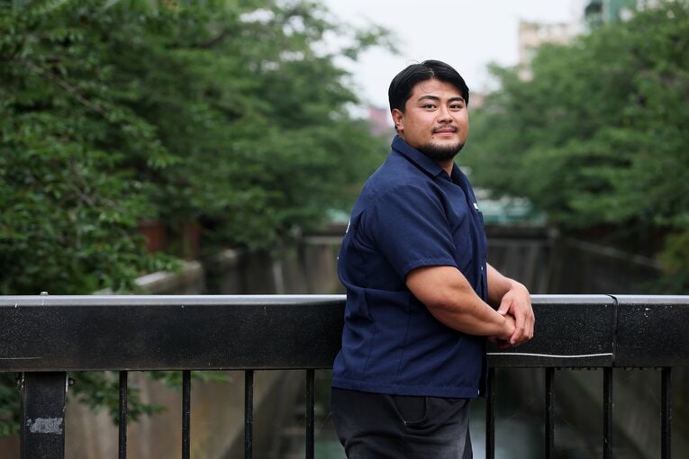 185cmで130kgというフィジカルは相撲時代と変わっていないものの、力士時代より細身になりスピードが上がっている　©Shigeki Yamamoto