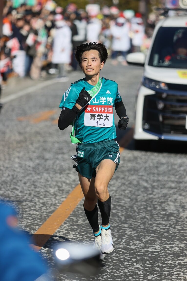 5区を区間新記録で走り、有終の美を飾った青学大の若林　©︎JMPA