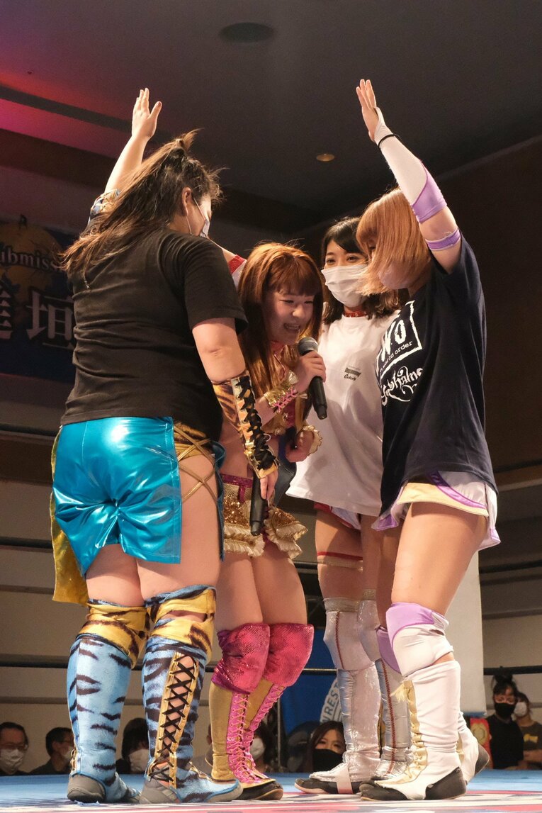 「女優vs交通情報のお姉さん」に18歳同士“意地の張り合い”対決も… 若手勢ぞろいの興行“ピースパ”に見る女子プロレスの未来(17)