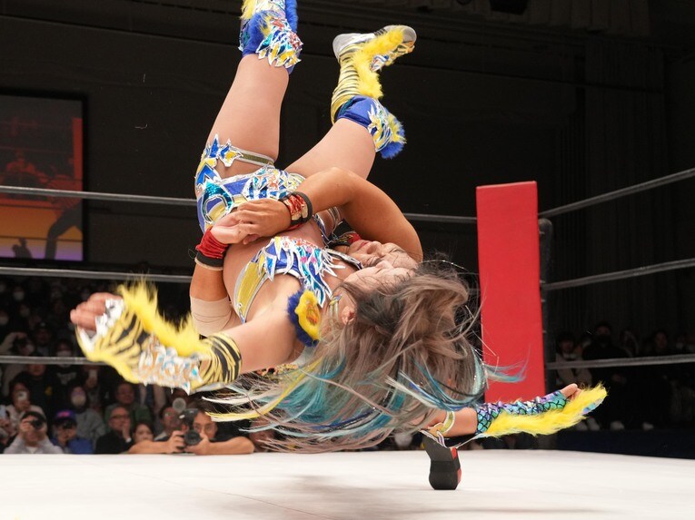 里村明衣子のバックドロップ　©Essei Hara