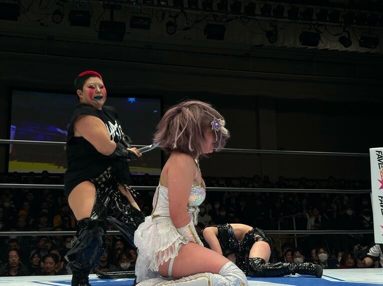 「敗者退団マッチ」として行われた上谷沙弥vs中野たむ　©Norihiro Hashimoto