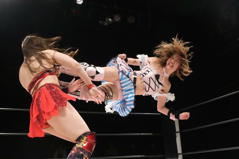 サイコロで勝敗が決まる？ 人気団体が “脱プロレス”で見せる女優たちのチャレンジとは…エース青野未来「エンタメだけど闘いがある」(76)