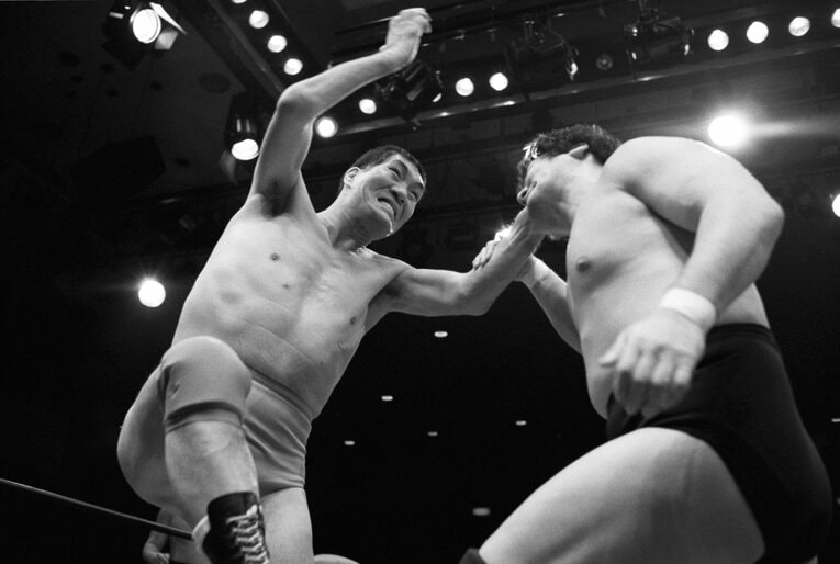 チョップを放つ全日本プロレス時代の馬場（1988年）　©Essei Hara