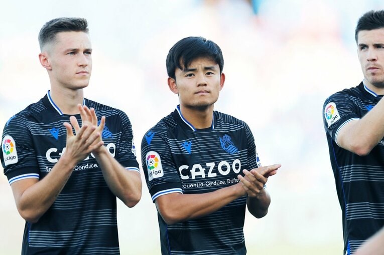 久保建英は「シルバらと共存・連動」が今のソシエダで最適解か　マンU戦勝利から中2日→“トップ下で迷った”古巣戦を撮って気づいたこと(7)