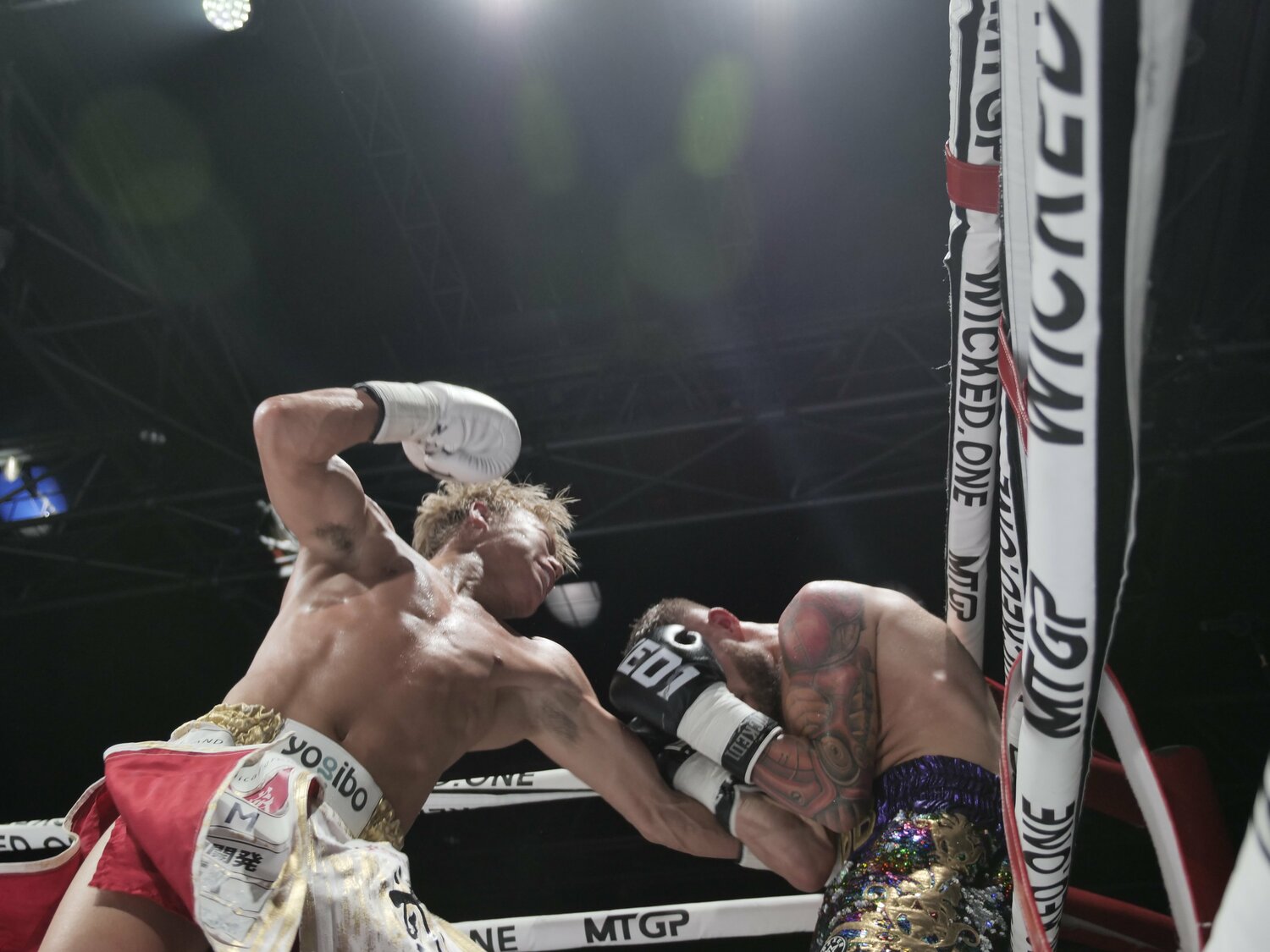 サグデン戦は最終5ラウンドまで攻め続けたKO勝利だった　©ABEMA